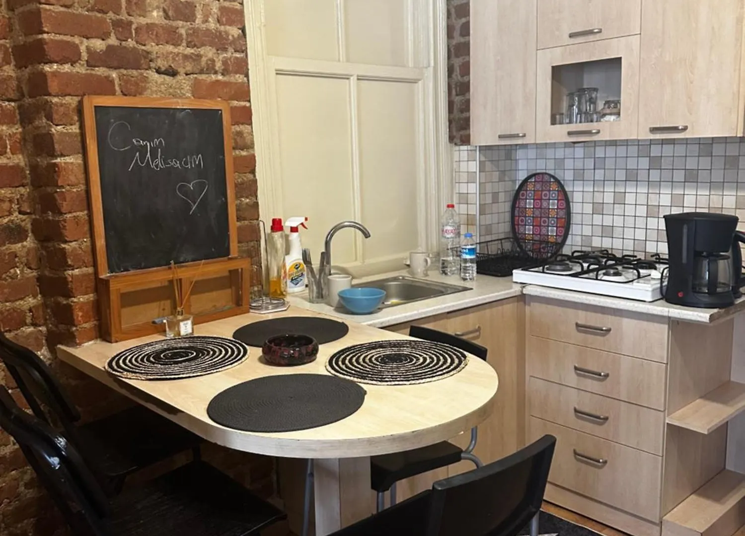 Apartment In Great Location In Kadikoy Seaside W. Amazing Shared Terrace Istanbul