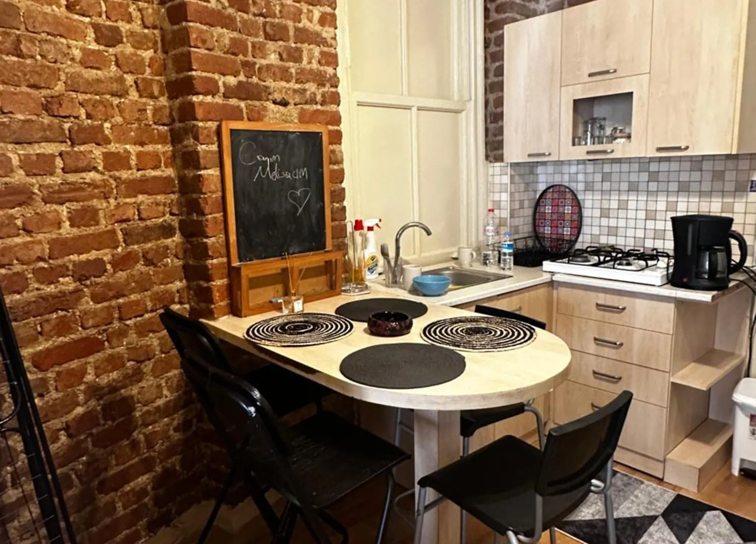 Apartment In Great Location In Kadikoy Seaside W. Amazing Shared Terrace Istanbul 0*,  Türkei
