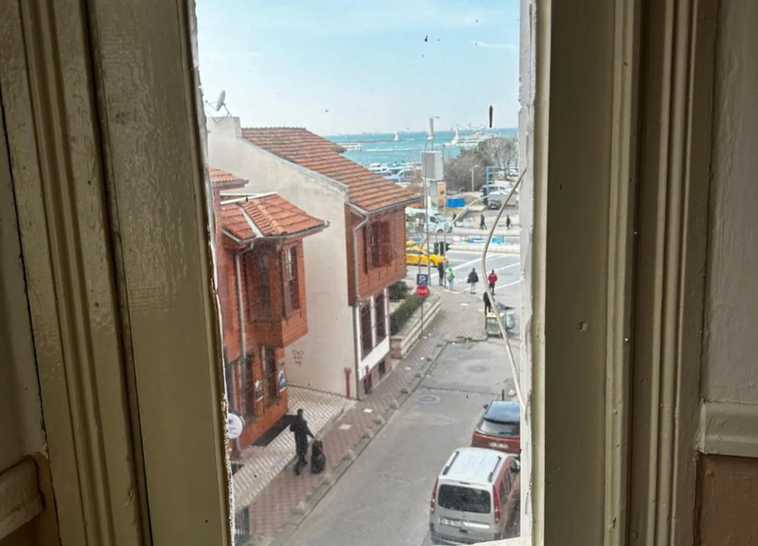 Apartment In Great Location In Kadikoy Seaside W. Amazing Shared Terrace location